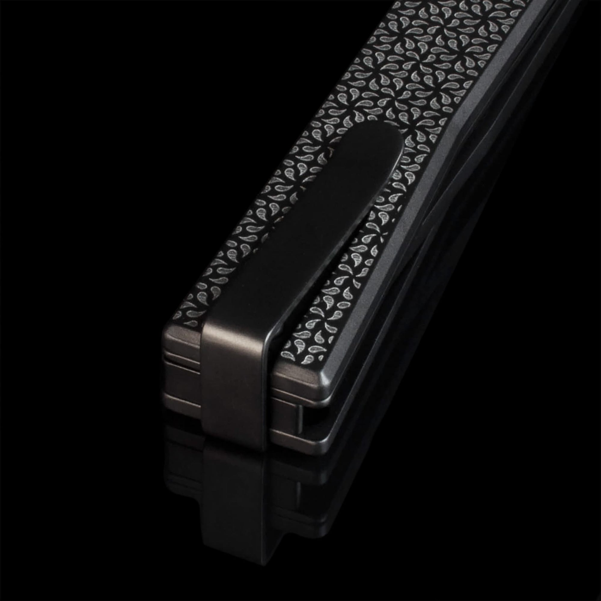 OCASO Solstice Titanium Engraved Scroll + Black